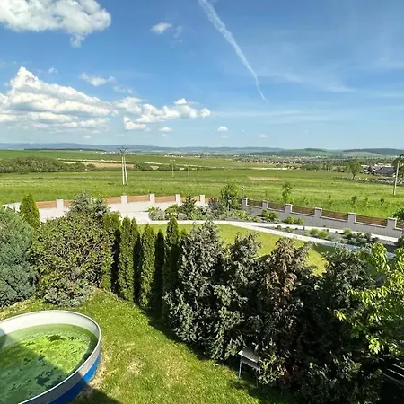 2 Nela, With A View Of The Mountains Apartment *